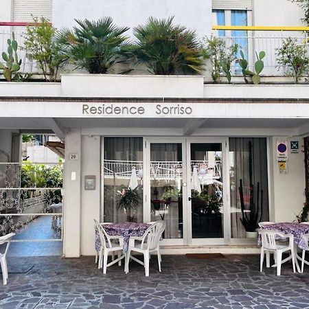 B&B Residence Sorriso Cattolica Exterior photo